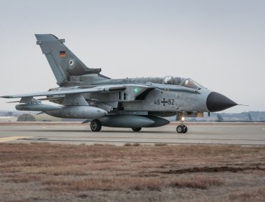 Τουρκικά ΜΜΕ: «Η Ελλάδα θα ανταλλάξει μέρος του χρέους της με γερμανικές στρατιωτικές βάσεις»